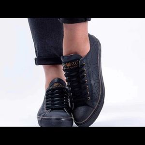 Po-Zu Butterfly vegan leather black sneakers